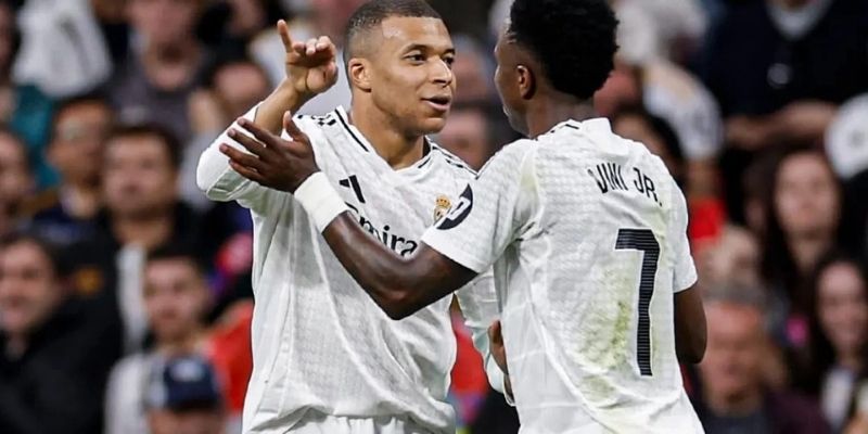 Báo Tây Ban Nha: 'Ancelotti làm mới Real' tận dụng tài năng trẻ