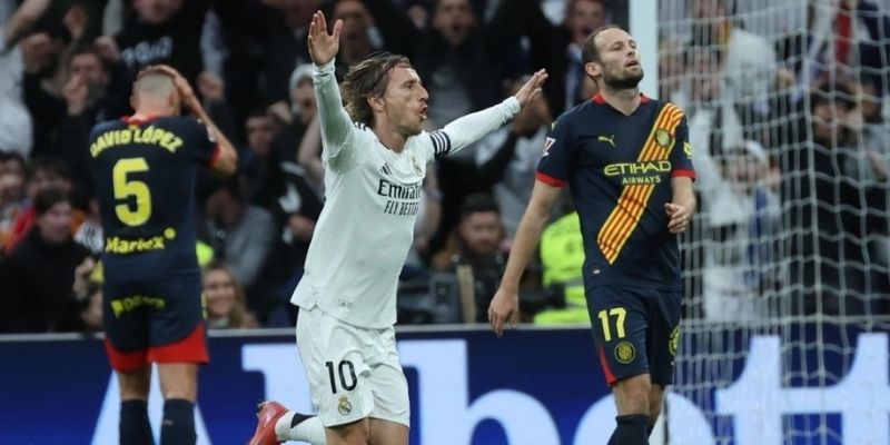 Chặng đường sân cỏ đáng kinh ngạc của Modric