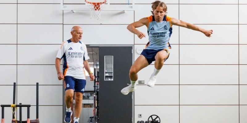 Bí quyết giữ thể lực ở tuổi 39 của Modric với thái độ chuyên nghiệp